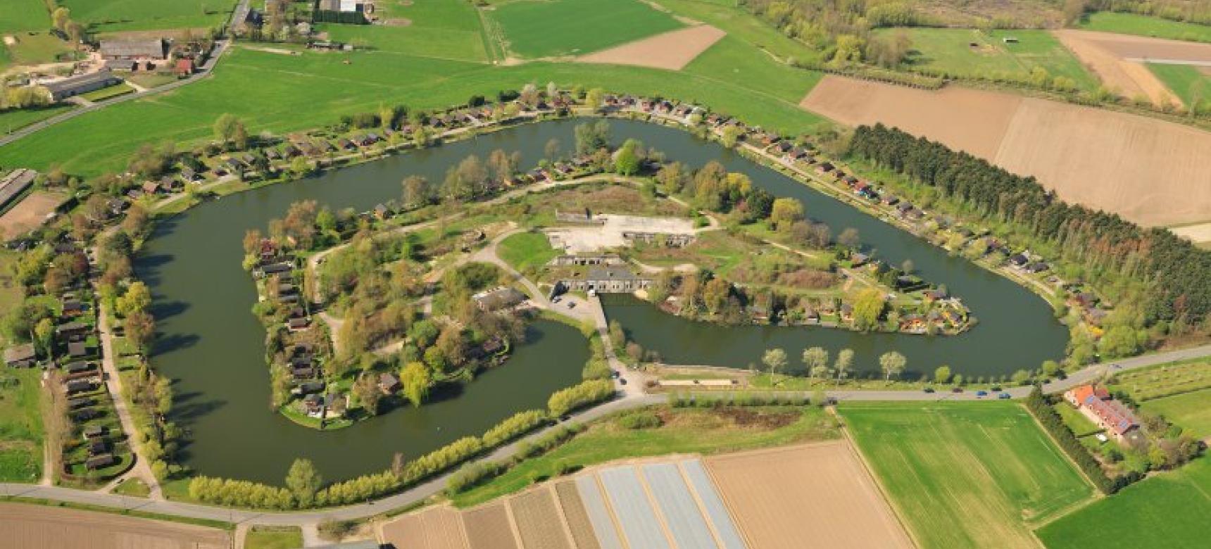 Luchtfoto Fort van Bornem